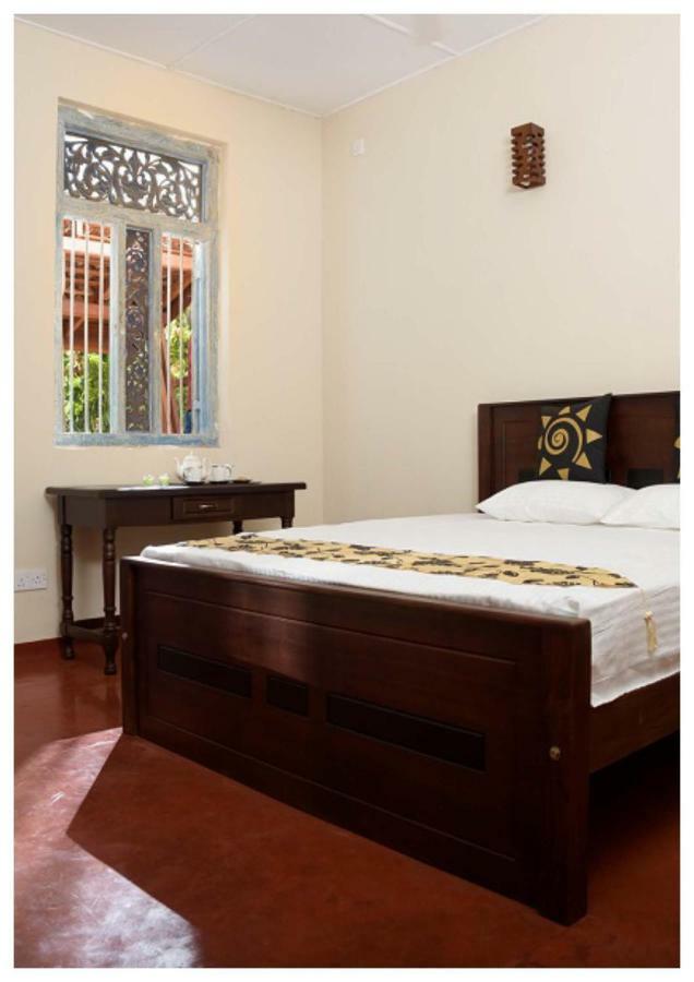 The Lavinia House Hotel Dehiwala-Mount Lavinia Exterior photo